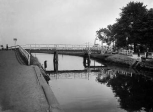 Alte Straßenbrücke im Emden