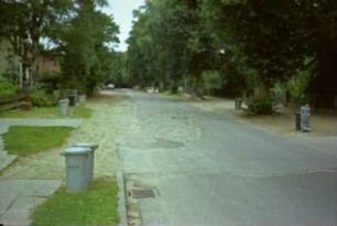 Alte Landstraße: historisches Kopfsteinpflaster