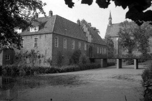 Hinte: Wasserschloss [Wasserburg]