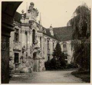 Dürnstein, Stiftskirchhof