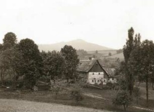 Hermsdorf nordwestlich Deutschgabel mit Blick zum Hochwald