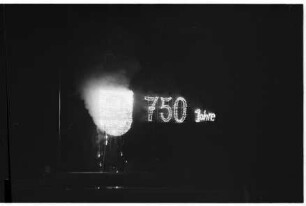 750. Gemeindejubiläum: Stadtfest: Feuerwerk: Lichtschrift Gemeindewappen, "750 Jahre"