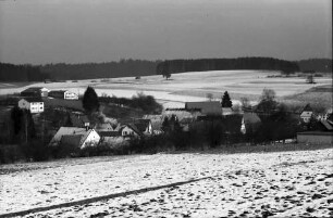 Obermusbach: Ort im Talgrund
