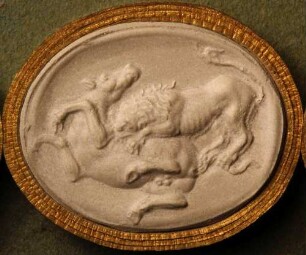 Löwe, ein Pferd reißend (Daktyliothek, Zweites Historisches Tausend)