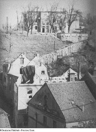 Bautzen. Ruine des Schützenhauses und Ruinen an der Gerberstraße. Blick vom Nikolaifriedhof