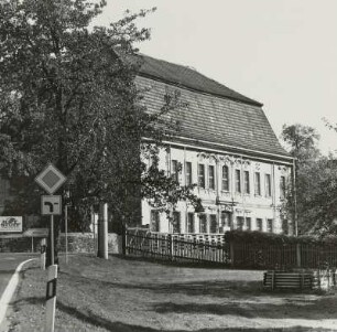 Kössern. Kavaliershaus (um 1718; M. D. Pöppelmann)