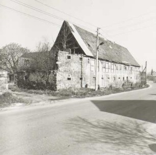 Arnsdorf-Kleinwolmsdorf, Bauernhof Nr. 4 (E. 19. Jh.). Wohnstallhaus (bez. 1823)