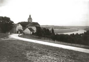 Bahra (Kreis Riesa). Ortsansicht mit Schloss Hirschstein