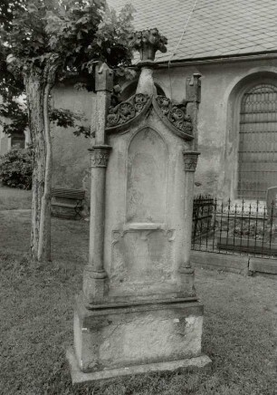 Grabmal. Sandstein (1801/1900). Hallbach, Kirchhof : Grabmal