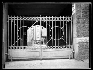 Stuttgart, Heeresarchiv, Eingang Gutenbergstraße Nr. 109-111