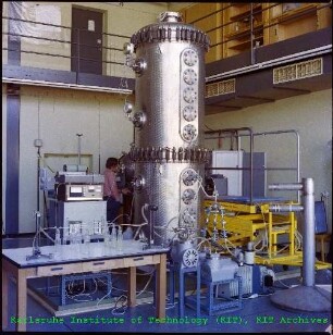 Versuche an einem Natriumbrandkessel des Instituts für Angewandte Systemanalyse und Reaktorphysik (IASR)
