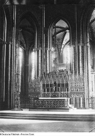 Chorraum der Zisterzienser-Klosterkirche (1295-1368; Restaurierung 1882-1900, G. L. Möckel) des ehemaligen Zisterzienserklosters