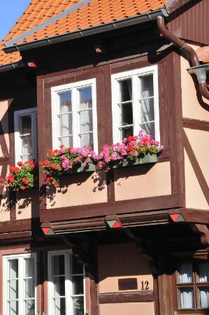 Quedlinburg - Erker an einem Fachwerkhaus : Erker an einem historischen Fachwerkhaus aus dem 17. Jahrhundert in der Goldstraße. Aufgenommen am 16. Oktober 2012 in Quedlinburg