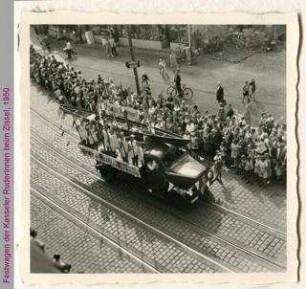 Festwagen der Kasseler RuderInnen beim Kasseler Volksfest -Zissel-, 1950