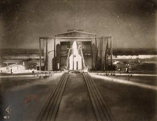 Frau im Mond