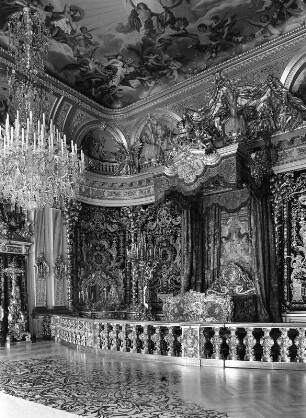 Chiemsee. Neues Schloss Herrenchiemsee (1878-1886; J. Hofmann, G. v. Dollmann). Paradiesschlafzimmer