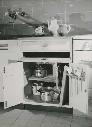 Küchenschrank der Fr. Poggenpohl KG