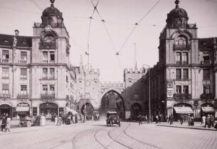München, Karlsplatz : München. Karlsplatz mit Karlstor