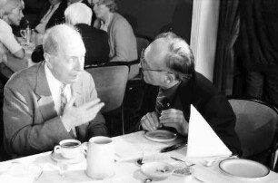 32. Tagung 1982 Physiker; Beim Studentenabend: Eugene Wigner, Heinrich Schiemann