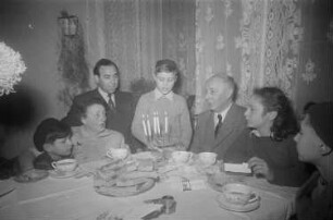 Chanukkah (Lichterfest) : Anzünden der Kerzen