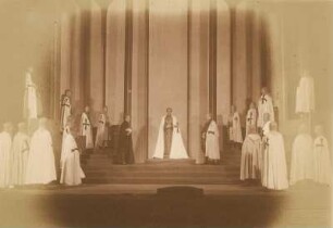 "König Heinrich IV." (1.Teil) von William Shakespeare, Szenenbild 1. Akt, 1. Szene. Dresden: Schauspielhaus, Neueinstudierung 06.05.1926