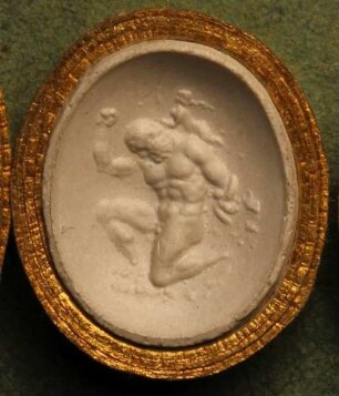 Herkules wehrt sich vergeblich gegen Cupido (Daktyliothek, Erstes Mythologisches Tausend)