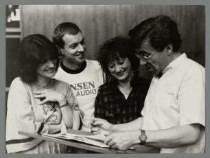 Elisabeth Wilke, Andreas Scheibner, Andrea Ihle und Peter Schreier : Portrait der Opernsängerinnen und -sänger Elisabeth Wilke, Andreas Scheibner, Andrea Ihle und Peter Schreier in der Lukaskirche in Dresden