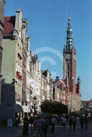 Langgasse mit Blick auf das Rechtsstäftische Rathaus in Danzig