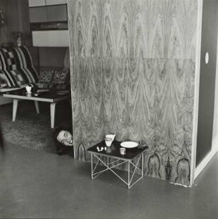 Pat Evans im Haus von Charles Eames