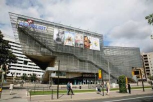 Dresden-Altstadt. UFA-Palast, St. Petersburger Straße (1993/1998, COOP Himmelblau)