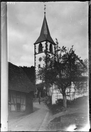 Ebersteinburg Katholische Kirche Außenansicht Westturm von Südwesten