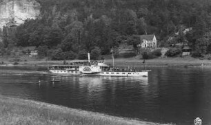 Personen-Seitenraddampfer "Kurort Rathen" (1911, Werft Laubegast) bei den "Weißen Wänden" unterhalb Rathens