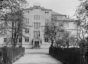 Coswig. Alte Schule, Ansicht Eingangseite