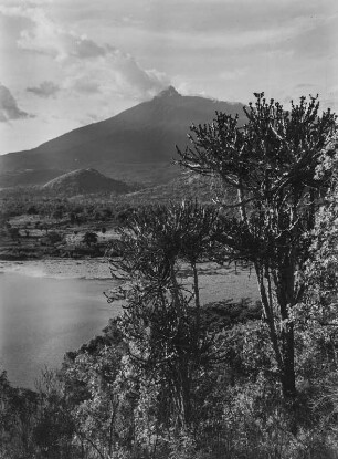 Mount Meru : Blick auf den Vulkan Mount Meru