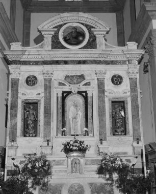 Hochaltar der Madonna delle Lacrime — Vorderseite des Hochaltars