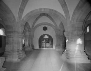 Ehemalige Stiftskirche Sankt Pelagius — Vorhalle