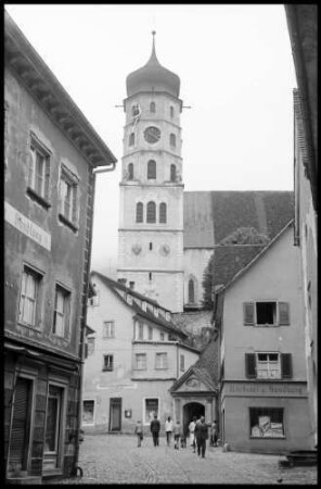 Bludenz: Kirche, von unten [Laurentiuskirche]
