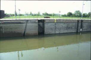 Schleusenkammer Staustufe Iffezheim/Rhein ohne Verschluss