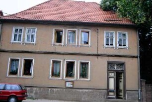 Pfarrhaus mit zweiflügeliger Haustür