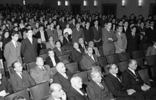 Freiburg: Kurbeltheater; Freisprechungsfeier 1954; freigesprochene Lehrlinge