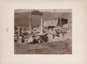 Komana : Portal eines Tempels in der antiken Stadt Komana am rechten Ufer des Ye?il?rmak Nehri bei heutigen Dorf Sar.