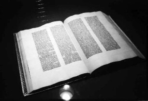 Mainz: Gutenbergbibel im Museum
