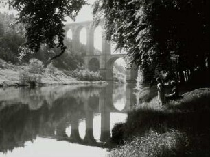 Göhrener Viadukt : Göhren, Göhrener Viadukt. Eisenbahnviadukt über die Zwickauer Mulde. Ansicht der mittleren Bögen