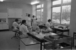 Inbetriebnahme des bakteriologisch-serologischen Instituts des Städtischen Krankenhauses Karlsruhe