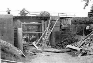 Neuenstein Brücke 1377a Baustelle Behelfsbrücke Stützen