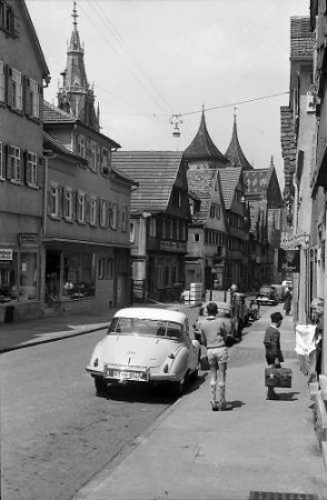 Reutlingen: Straße und Türme der Marienkirche