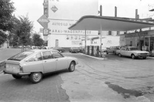 Auto-Silo Eberhardt Mayer Großgarage und Tankstelle in der Amalienstraße 55 - 59