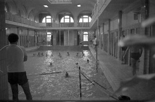 Badebetrieb im Vierordtbad