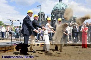 Temporäre Kunsthalle Berlin, Schloßplatz (Mitte)