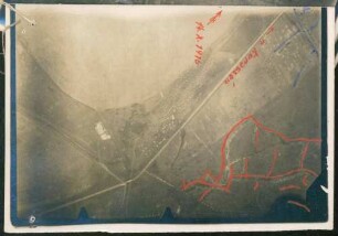Foto eigener und feindlicher Stellungen südlich von Kunaszow [Kinashiv, Ukraine] (Luftbild)